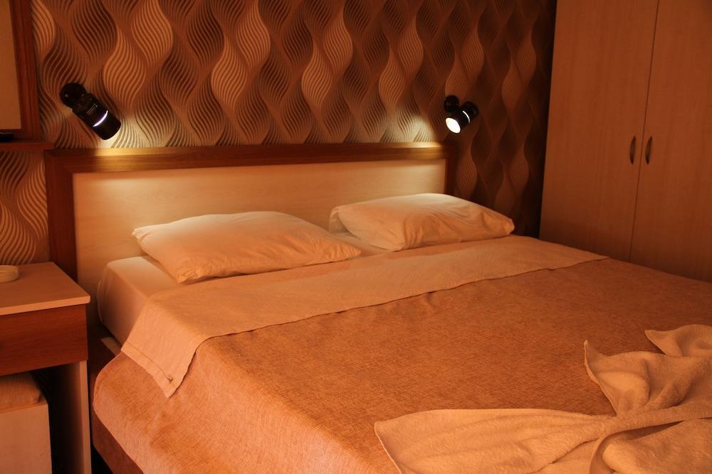Saturn Hotel Kusadası Exterior foto