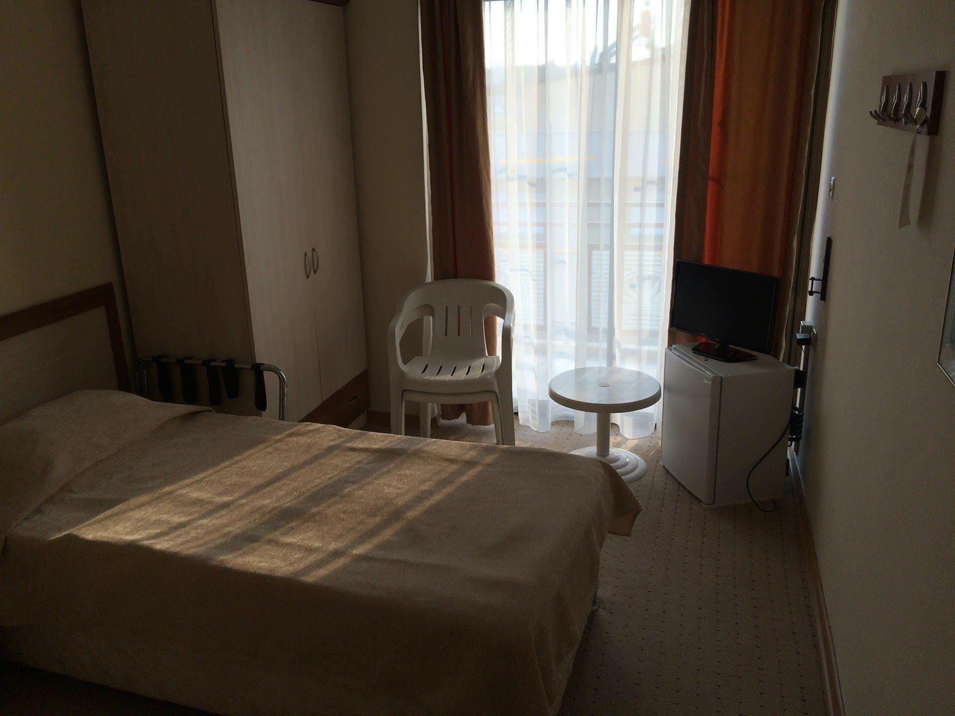 Saturn Hotel Kusadası Exterior foto