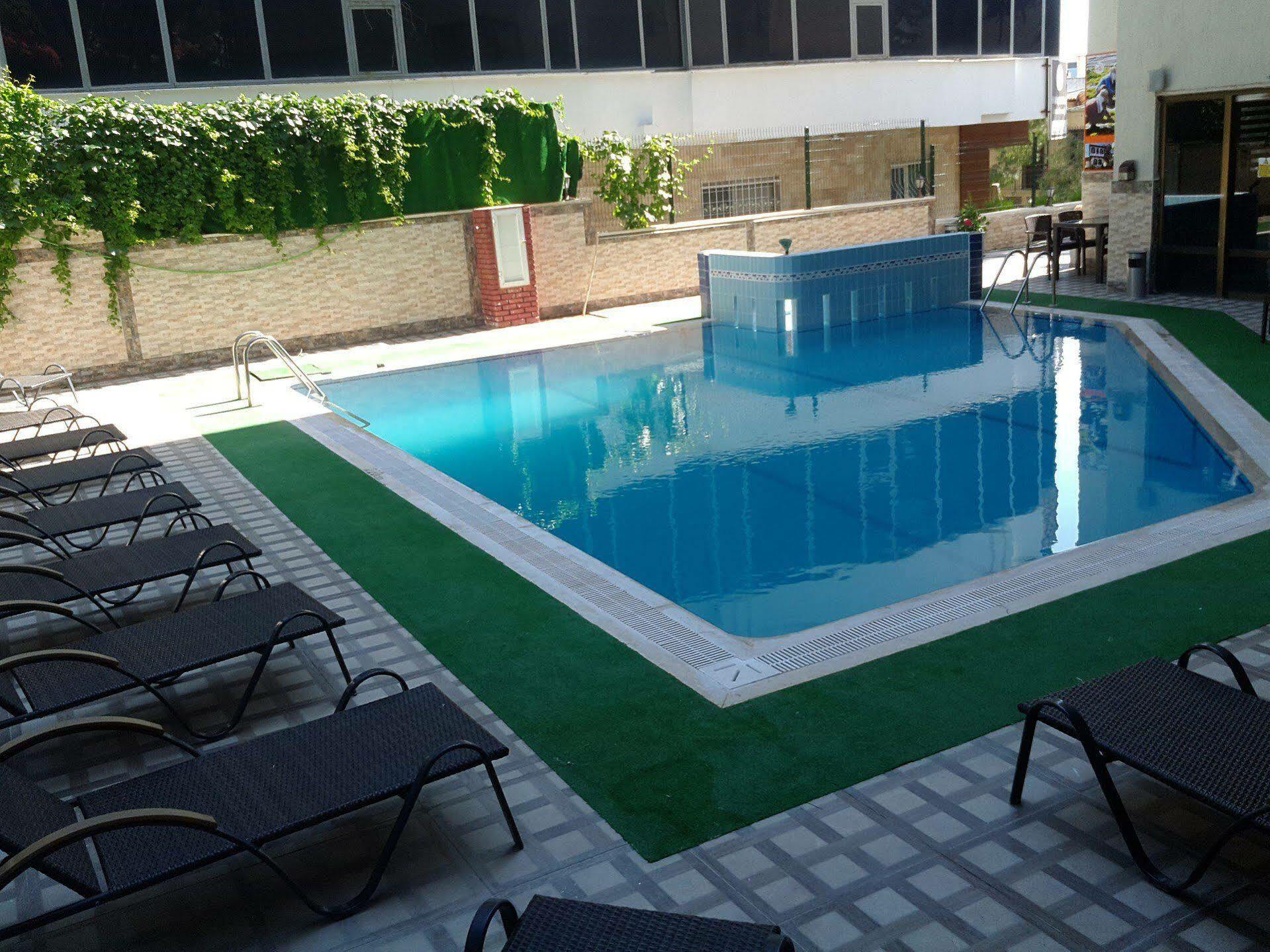 Saturn Hotel Kusadası Exterior foto